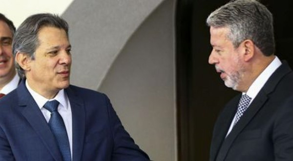Lira anuncia esforço concentrado para votar reforma tributária, Carf e novo marco fiscal