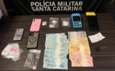PM encontra grande quantidade de cocaína e mais de R$ 3 mil em espécie em residência