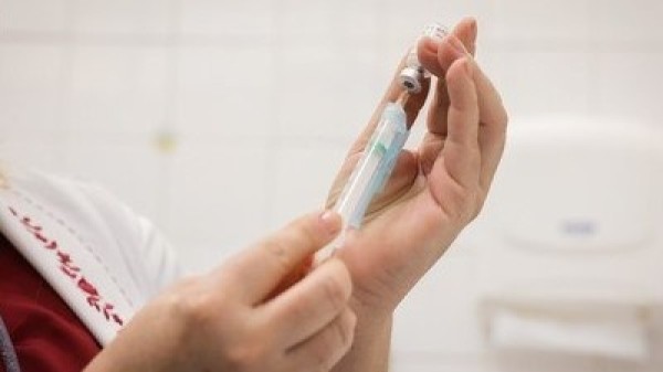 Ministério da Saúde deve ampliar faixa etária da vacina da dengue para até 14 anos
