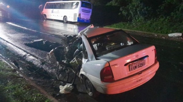 Ônibus fretado em SMOeste sofre acidente com morte na BR 282