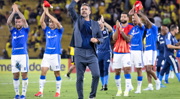 Cruzeiro vence o Barcelona fora de casa na estreia da Libertadores 2026