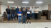 Fábio Muniz e Matheus Lazzarim são homenageados na câmara de vereadores