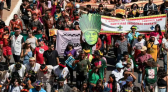 Indígenas de todo o Brasil ocupam a Esplanada dos Ministérios