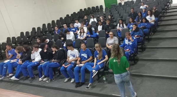 Unetri desenvolve nova etapa do projeto de responsabilidade social “Conquistando o conhecimento”