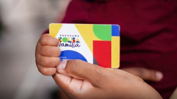 Caixa paga Bolsa Família a beneficiários com NIS de final 4