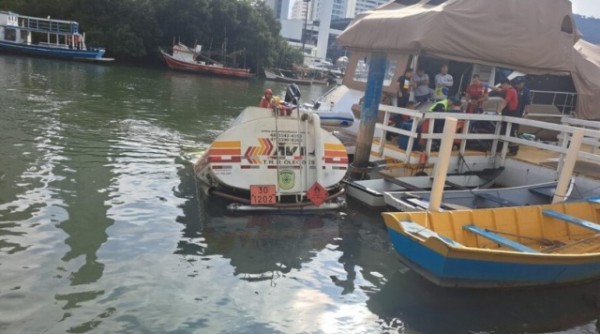 Acidente durante abastecimento de lancha em Balneário Camboriú mata caminhoneiro