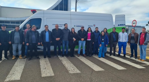 Deputado Federal Paulo Litro e Deputado Estadual Adão Litro visitam o município e realizam a entrega de ambulância