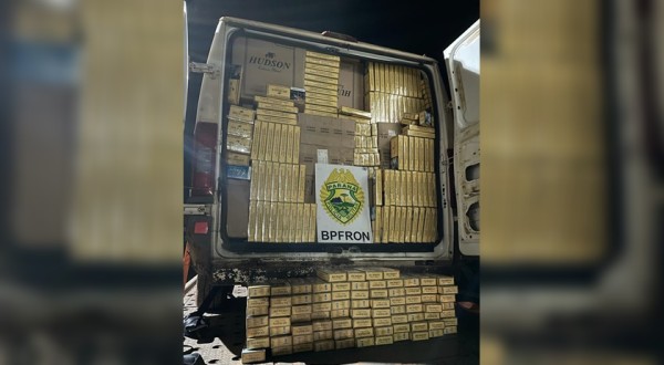 Van carregada com cigarros é apreendida pela BPFron e PM