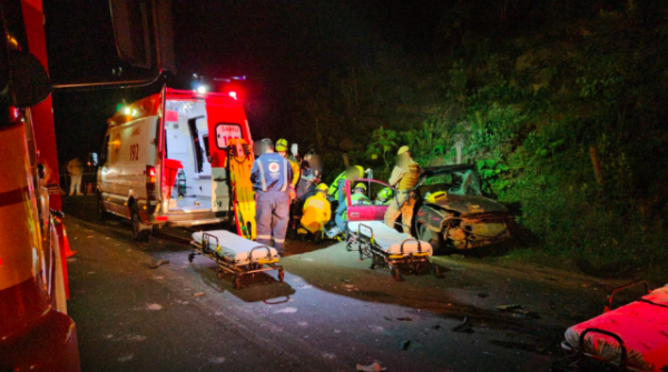 Sete pessoas ficam feridas após grave acidente em Chapecó