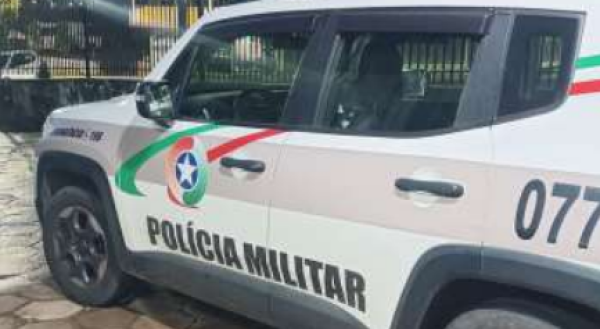 Homem é preso após esfaquear ex-companheira em tentativa de feminicídio