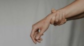 Homem é suspeito de empurrar mulher de 7º andar de prédio