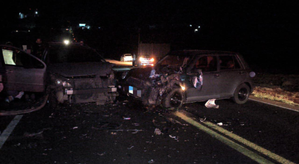 Colisão frontal entre dois veículos deixa feridos na PR-281