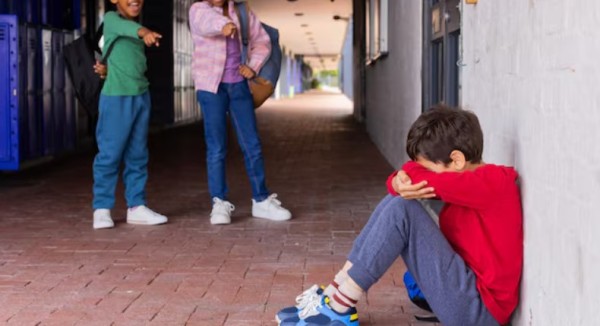 Estudante é vítima de agressão e bullying em escola