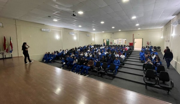 Palestra do Creas marca semana de enfrentamento à Violência Sexual contra Crianças e Adolescentes