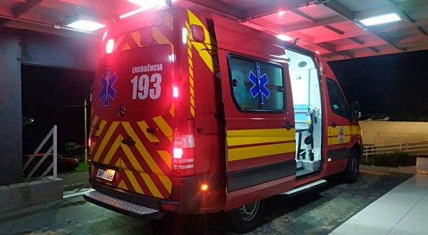Homem é ferido por uma pontada de faca no interior