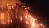 Incêndio deixa casa destruída durante esta madrugada