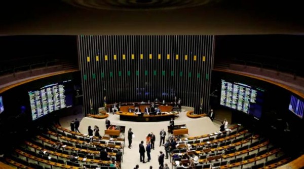 PEC do Estouro pode ser votada nesta terça (20) no plenário da Câmara