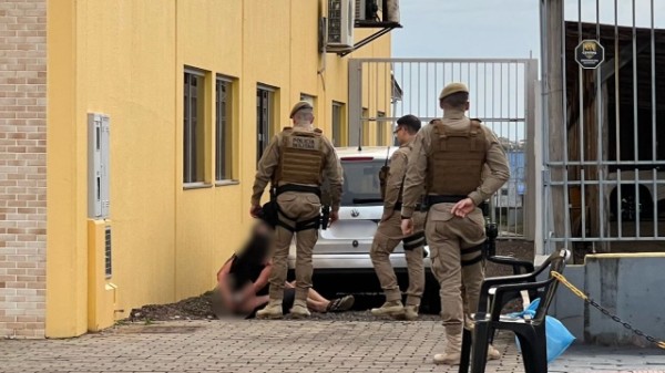 Casal é preso após ocorrência de violência doméstica