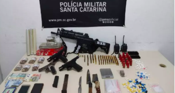 Apreensões de fuzis disparam em SC e revelam avanço do crime organizado