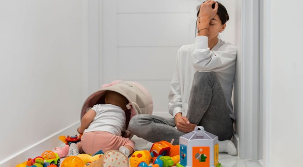 Maternidade após os 40: como a perimenopausa aumenta o estresse