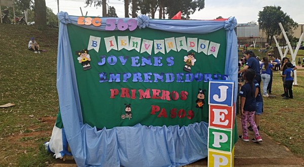 Expo Jepp é realizada no Lago Intermunicipal da Integração com a participação de escolas do Brasil e da Argentina