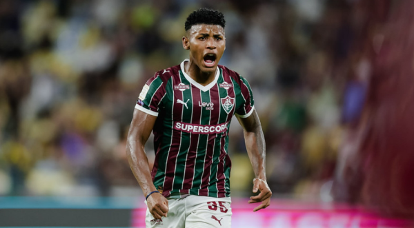 Fluminense vira sobre o Internacional e vence no Maracanã pelo Brasileirão