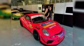 Catarinense estreia na Porsche Cup 2023 com homenagem às mulheres