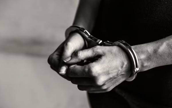 Homem com mandado por homicídio é preso pela Polícia Militar