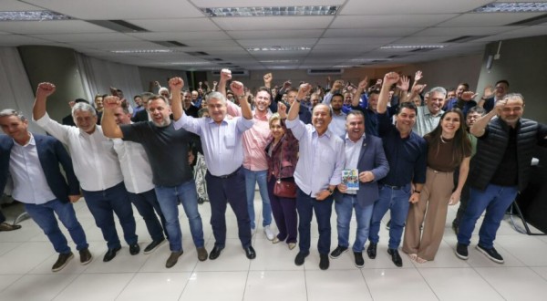 MDB reúne 56 prefeitos em Florianópolis, destaca espaço no governo e declara apoio a Jorginho Mello