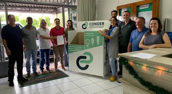 Município recebe unidade coletora de lâmpadas