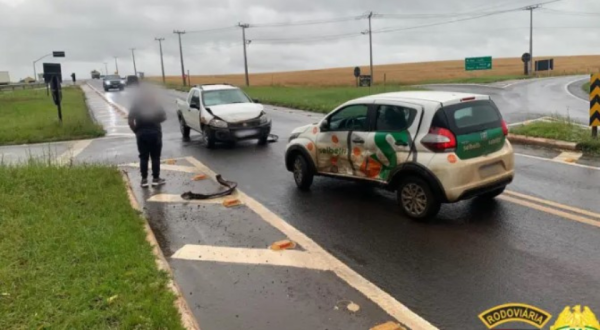 Colisão na PR-281 envolve dois veículos e deixa um ferido