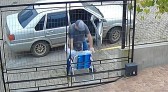 Vídeo flagra idoso sendo abandonado em calçada na região metropolitana de Porto Alegre