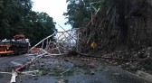 Torre de emissora de rádio é destruída durante vendaval e cai sobre a BR-282