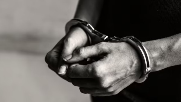 Homem é preso por descumprir medida protetiva no bairro Sagrado Coração