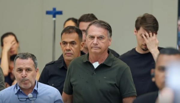 Moraes autoriza internação de Bolsonaro para realização de cirurgia