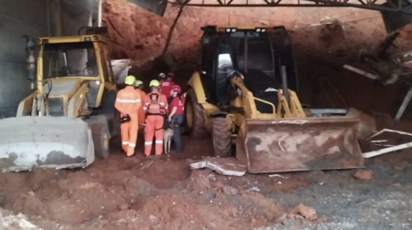 Desabamento em obra mata dois trabalhadores e deixa ferido
