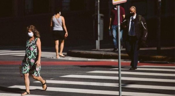 Uso de máscaras será liberado em cidades com 65% de imunizados em SC