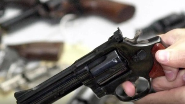 Comissão da Câmara aprova porte de arma para oficiais de justiça