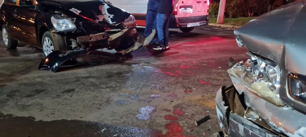 Acidente de trânsito mobiliza Corpo de Bombeiros e SAMU
