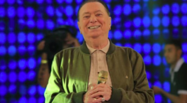 Apresentador Raul Gil é internado após indisposição, mas estado de saúde é estável