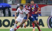 Inter perde para o Bahia em jogo atrasado pelo Brasileirão e segue próximo do Z-4