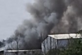 Incêndio de grandes proporções atinge indústria; Um óbito é confirmado