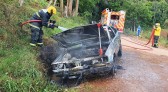 Automóvel é consumido pelo fogo na Linha São Germano