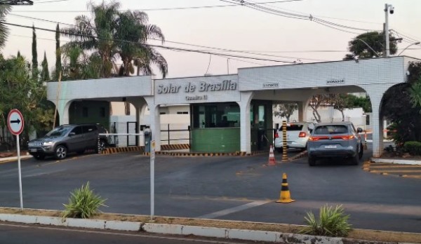 Moraes suspende visitas a Bolsonaro na prisão domiciliar