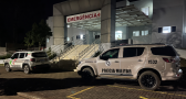 Homens agridem profissionais da saúde e danificam hospital