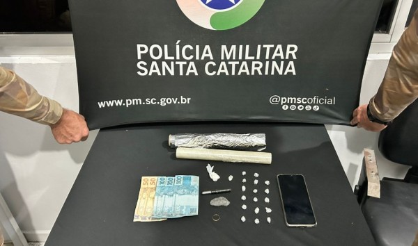 Homem é preso por tráfico de drogas no bairro São Luiz