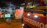 Filho cadeirante e mãe morrem queimados em incêndio de residência