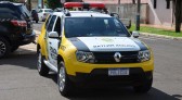 Depois de furtar veículo ladrão tem mãos furadas com disparos de arma de fogo.