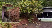 Queda de barranco danifica residência e força evacuação