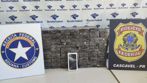 PF e Receita Federal confisca mais de 500 kg de entorpecentes e mercadorias ilegais